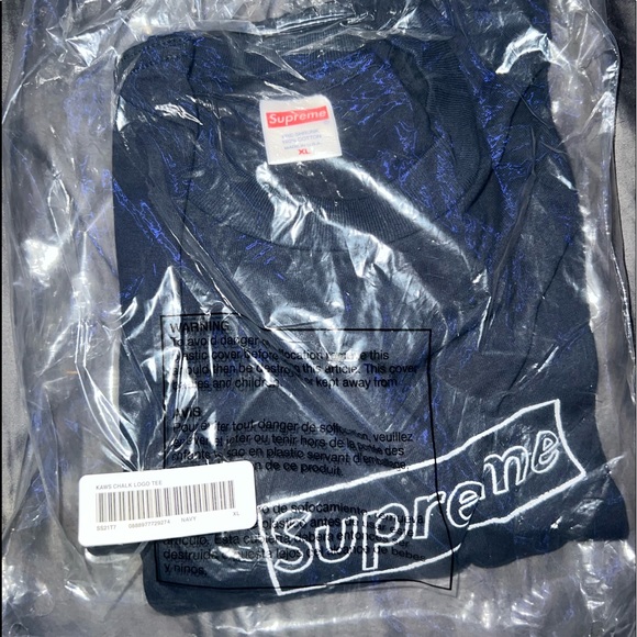 Supreme x Kaws chalk logo tee - Picture 2 of 3